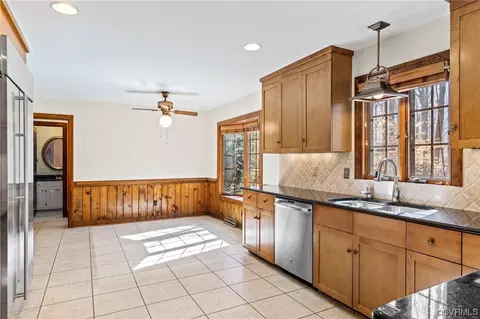 Kitchen - 3051 Mount Hill Dr, Midlothian, VA 23113 photo 4 of 4