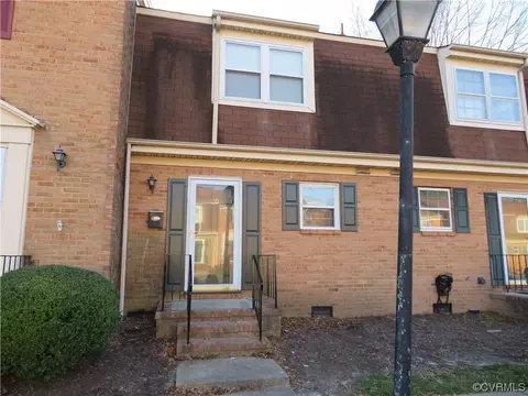 210 Walnut Blvd #20, Petersburg, VA 23805