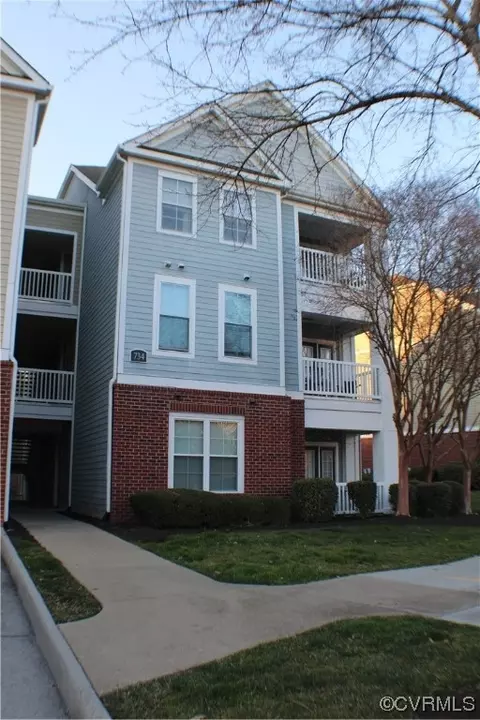 734 Bristol Village Dr #B04, Midlothian, VA 23114