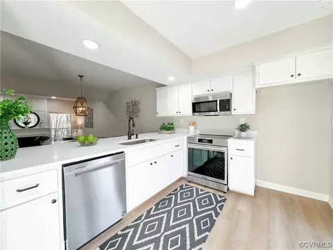 Kitchen - 4811 Long Shadow Dr, Midlothian, VA 23112 photo 1 of 8