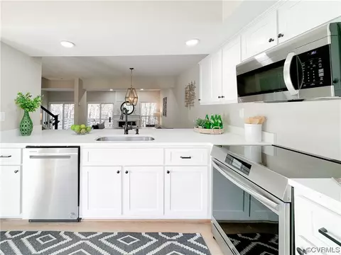 Kitchen - 4811 Long Shadow Dr, Midlothian, VA 23112 photo 2 of 8