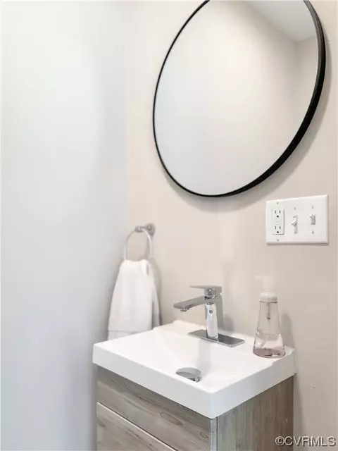 Bath - 4811 Long Shadow Dr, Midlothian, VA 23112 photo 1 of 6