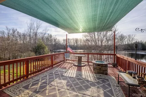 Exterior - 1319 Daniel Rd, Blackstone, VA 23824 photo 2 of 16