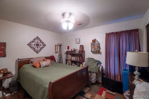 Bedroom - 1319 Daniel Rd, Blackstone, VA 23824 photo 4 of 6