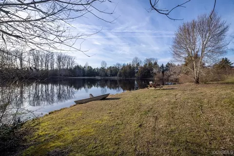 Exterior - 1319 Daniel Rd, Blackstone, VA 23824 photo 6 of 16
