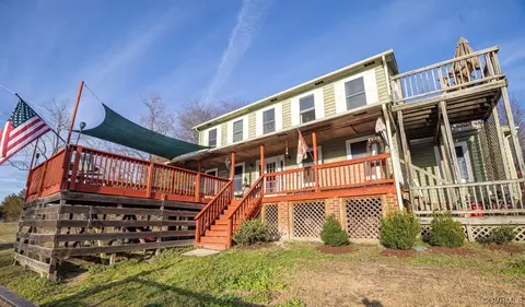 Exterior - 1319 Daniel Rd, Blackstone, VA 23824 photo 3 of 16