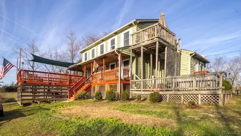 Exterior - 1319 Daniel Rd, Blackstone, VA 23824 photo 4 of 16