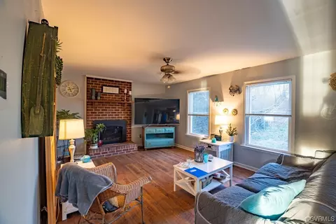 Living - 1319 Daniel Rd, Blackstone, VA 23824 photo 1 of 4