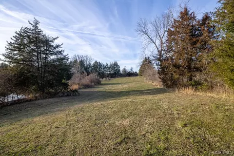Exterior - 1319 Daniel Rd, Blackstone, VA 23824 photo 13 of 16