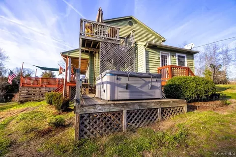 Exterior - 1319 Daniel Rd, Blackstone, VA 23824 photo 10 of 16