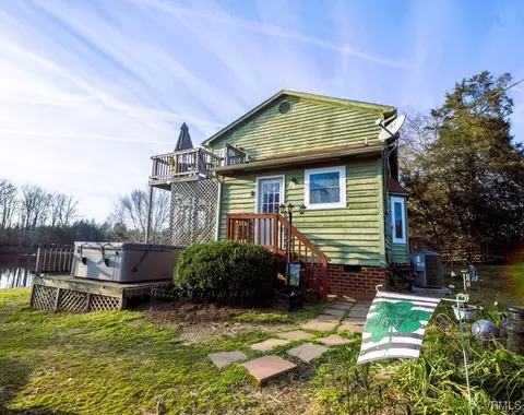 Exterior - 1319 Daniel Rd, Blackstone, VA 23824 photo 8 of 16
