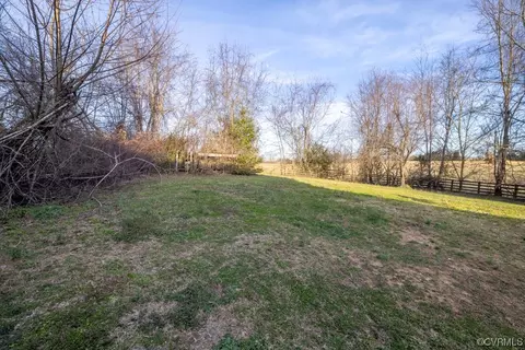 Exterior - 1319 Daniel Rd, Blackstone, VA 23824 photo 12 of 16