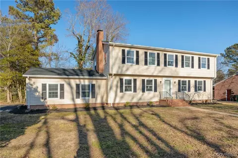 117 Norwood Dr, Colonial Heights, VA 23834