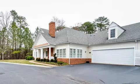 Exterior - 401 Dunlin Ct, Midlothian, VA 23114 photo 2 of 4