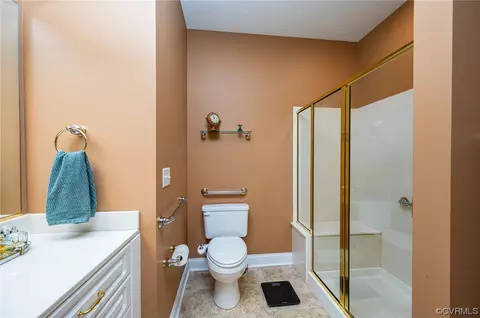 Bath - 401 Dunlin Ct, Midlothian, VA 23114 photo 2 of 2