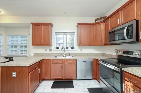 Kitchen - 1600 Winterfield Pl, Midlothian, VA 23113 photo 3 of 5