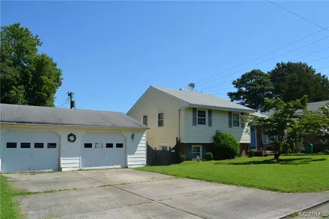 318 Maple Ave, Colonial Heights, VA 23834