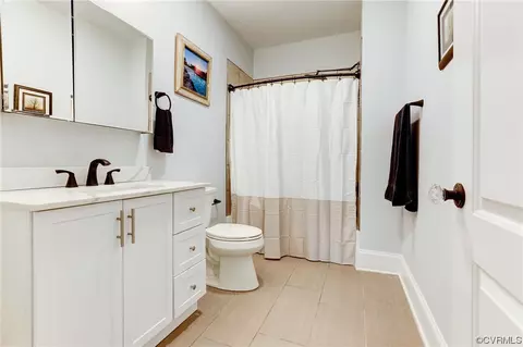 Bath - 2018 Monteiro Ave, Richmond, VA 23222 photo 3 of 5
