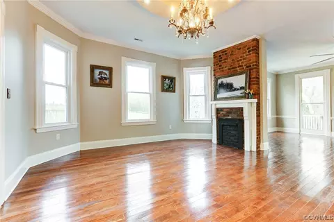 Living - 2018 Monteiro Ave, Richmond, VA 23222 photo 2 of 4