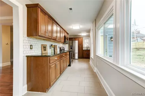 Kitchen - 2018 Monteiro Ave, Richmond, VA 23222 photo 2 of 4