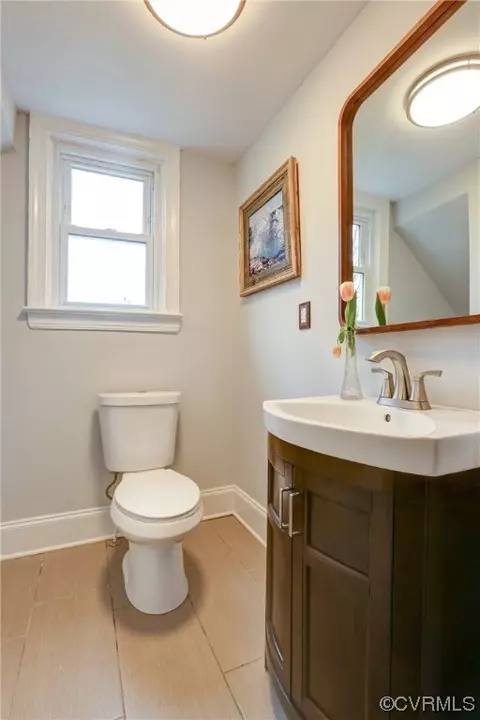 Bath - 2018 Monteiro Ave, Richmond, VA 23222 photo 2 of 5