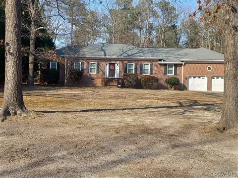 9336 Oak River Dr, South Chesterfield, VA 23803