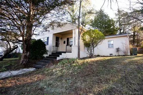 114 S Virginia St, Farmville, VA 23901