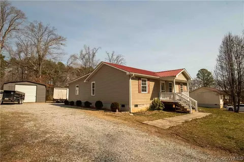 502 Dinwiddie Ave, Blackstone, VA 23824