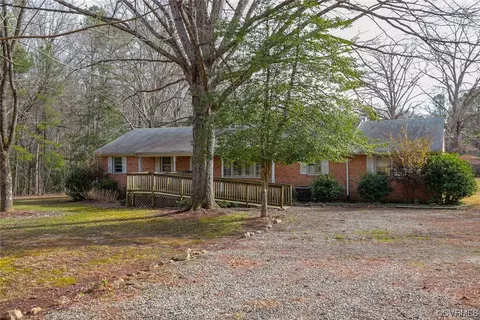 Exterior - 321 County Line Rd, Midlothian, VA 23112 photo 9 of 10