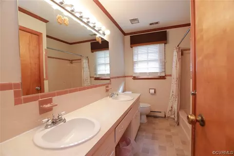 Bath - 321 County Line Rd, Midlothian, VA 23112 photo 2 of 3