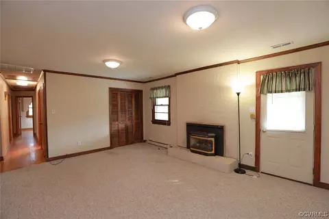 Living - 321 County Line Rd, Midlothian, VA 23112 photo 2 of 3