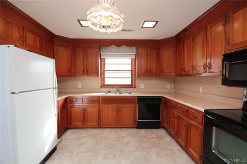 Kitchen - 321 County Line Rd, Midlothian, VA 23112 photo 1 of 3