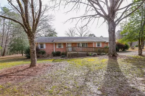 Exterior - 321 County Line Rd, Midlothian, VA 23112 photo 3 of 10