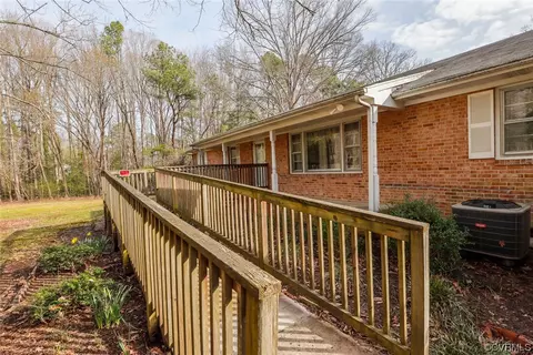Exterior - 321 County Line Rd, Midlothian, VA 23112 photo 2 of 10