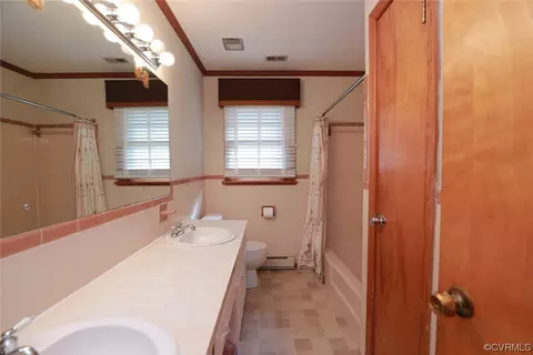 Bath - 321 County Line Rd, Midlothian, VA 23112 photo 3 of 3