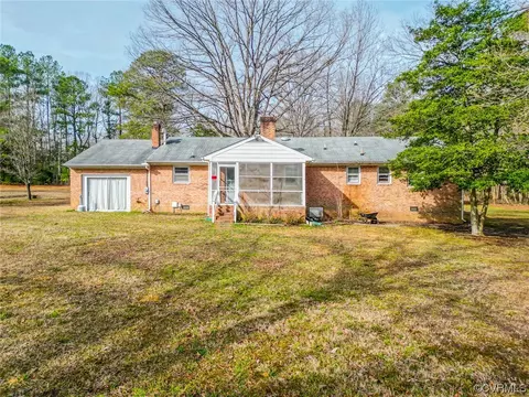 Exterior - 321 County Line Rd, Midlothian, VA 23112 photo 4 of 10
