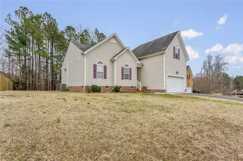 8433 Jordan Heights Ln, Petersburg, VA 23803