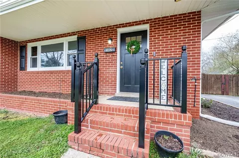 302 John St, Ashland, VA 23005