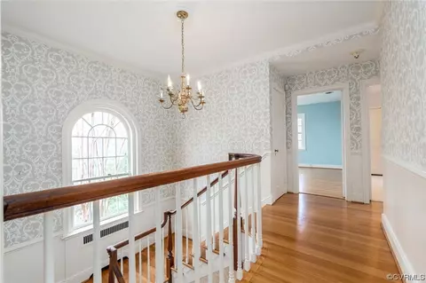 Entry Way - 314 Summit Ln, Richmond, VA 23221 photo 3 of 4