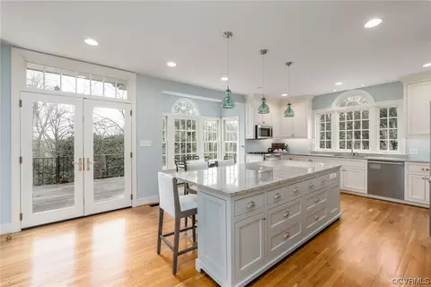 Kitchen - 314 Summit Ln, Richmond, VA 23221 photo 4 of 5