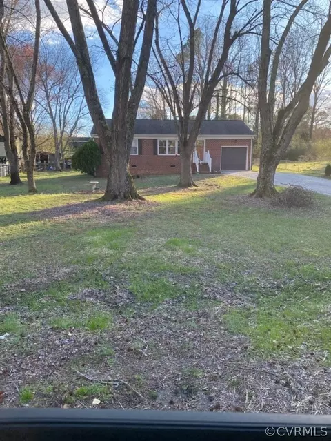 17401 Wedgewood Dr, Lanexa, VA 23089