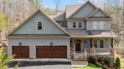 1703 Bridgewater Blf, Maidens, VA 23102