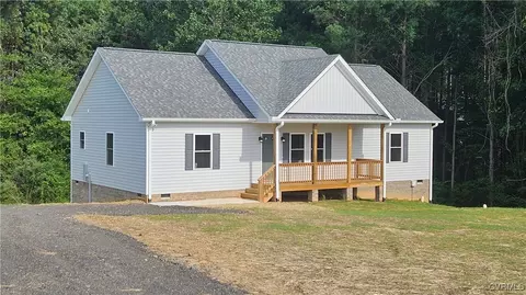 2019 E Courthouse Rd, Blackstone, VA 23824