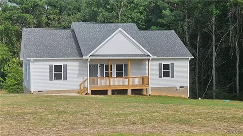 2019 E Courthouse Rd, Blackstone, VA 23824 photo 2
