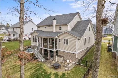 Exterior - 7106 Maple Summit Ln, Moseley, VA 23120 photo 7 of 10