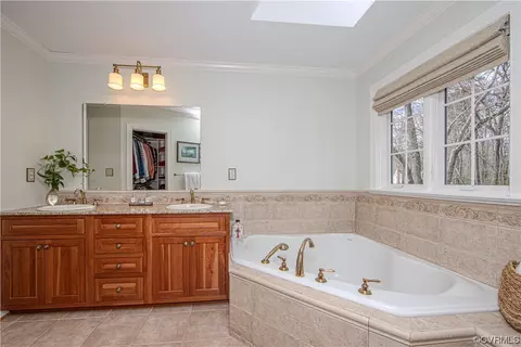 Bath - 402 Lancey Dr, Midlothian, VA 23114 photo 2 of 4
