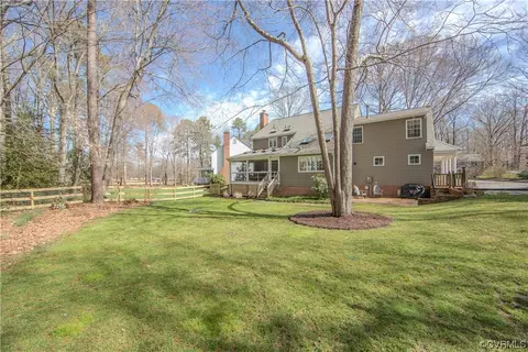 Exterior - 402 Lancey Dr, Midlothian, VA 23114 photo 2 of 9