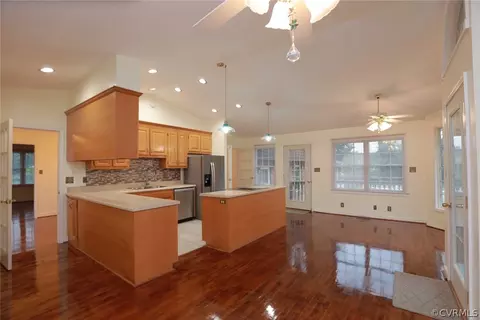 Kitchen - 2106 Mount Blanco Rd, Chester, VA 23836 photo 4 of 6