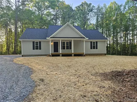 8441 S Amelia Ave, Amelia Court House, VA 23002