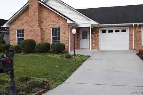 406 Cobblestone Dr, Hopewell, VA 23860